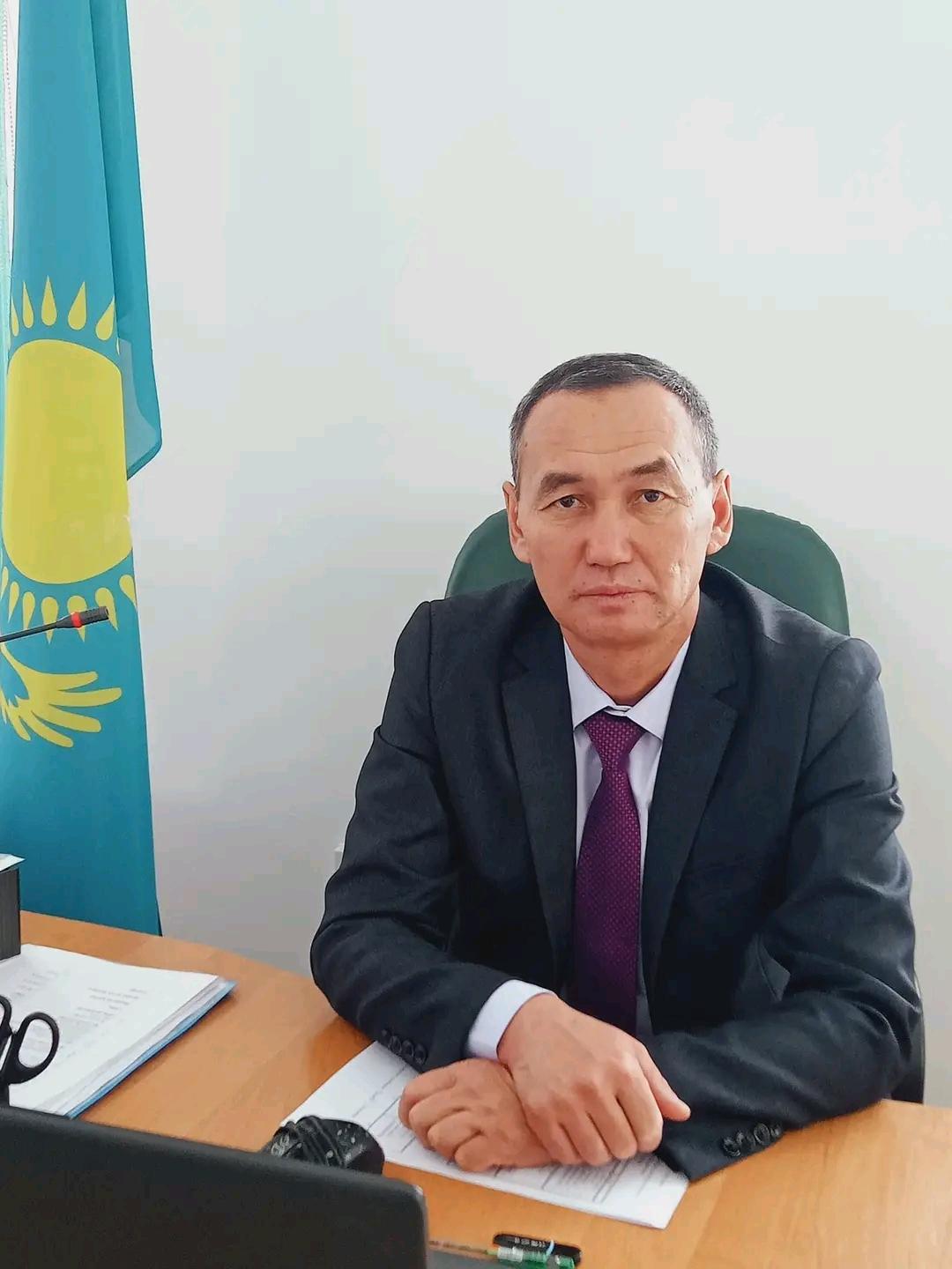 "Тарас негізгі орта мектебі,мектепке дейінгі шағын орталығымен"коммуналдық мемлекеттік мекемесінің директорының міндетін уақытша атқарушы Е.М.Нугманов     "Директор сағаты" жобасымен таныстырып өтті. Директор сағатын бекітті.