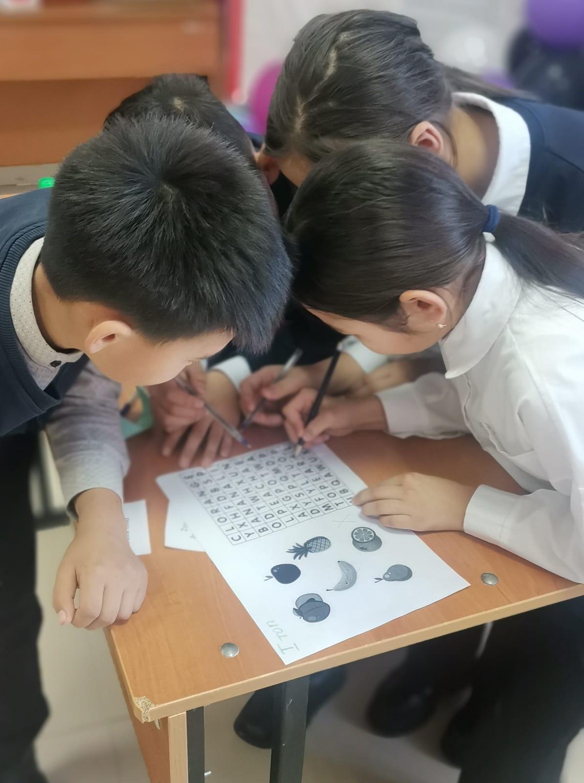 "Тарас негізгі орта мектебі,мектепке дейінгі шағын орталығымен" коммуналдық мемлекеттік мекемесі "Жас келсе -іске"демекші жас маман ағылшын пәнінің мұғалімі А.М. Мұқанова 19.01.2024 жылы 5,6-сыныптарға ағылшын пәнінен сабақтан тыс іс-шара өтті