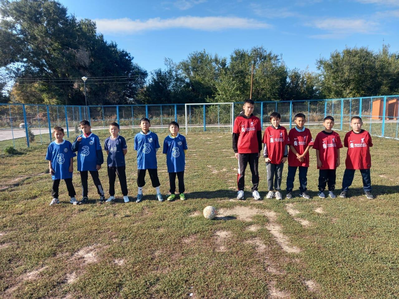 Тарас негізгі орта мектебі,мектепке дейінгі шағын орталығымен коммуналдық мемлекеттік мекемесі." Отбасым- Мақтанышым" акциясын өткізу туралы ережеге сай қыркүйек айының 13 күні 5-9 сынып оқушыларымен шағын футболдан жарыс ұйымдастырылды.