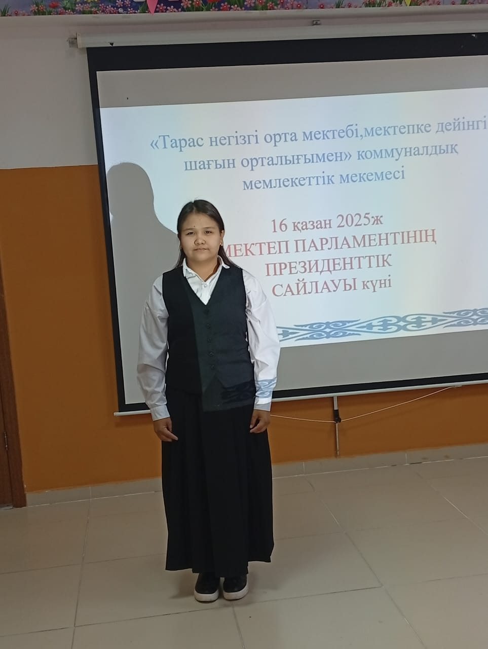 Тарас негізгі орта мектебі,мектепке дейінгі шағын орталығымен коммуналдық мемлекеттік мекемесі Тарас негізгі орта мектебінде қазан айының 16 күні мектеп парламентінің сайлауы өткізілді. Мектепішілік Президенттік сайлауы өтті.